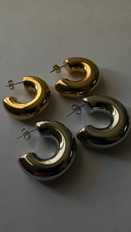 Dixie Jem C-shaped chunky 18k gold plated lightweight chunky hoop earrings